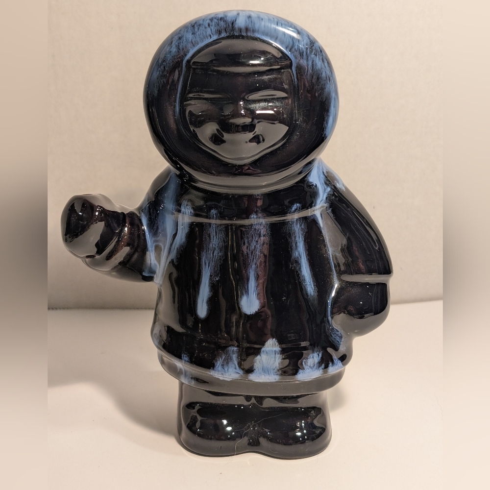 Vintage Huronia Pottery Inuit figurine. Huronia Pottery Ltd.